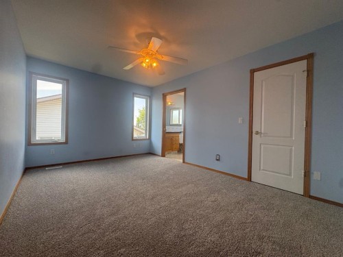 114 Sunridge Avenue, Blackfalds, AB - Indoor Photo Showing Other Room