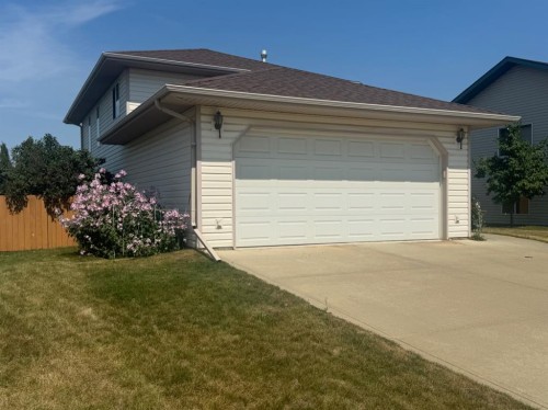 114 Sunridge Avenue, Blackfalds, AB - Outdoor