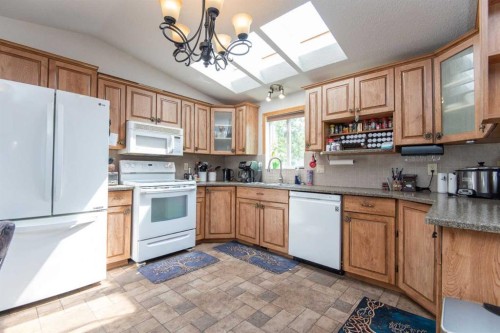 337-37543 England Way, Rural Red Deer County, AB - Indoor Photo Showing Kitchen