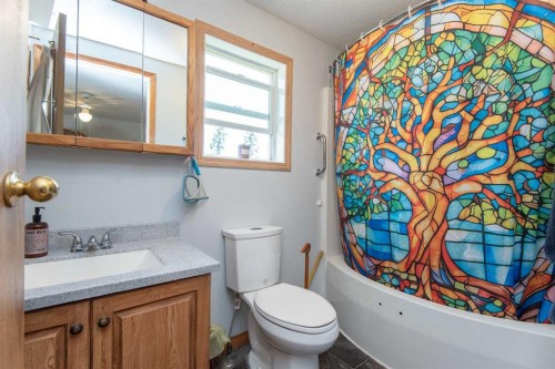 337-37543 England Way, Rural Red Deer County, AB - Indoor Photo Showing Bathroom