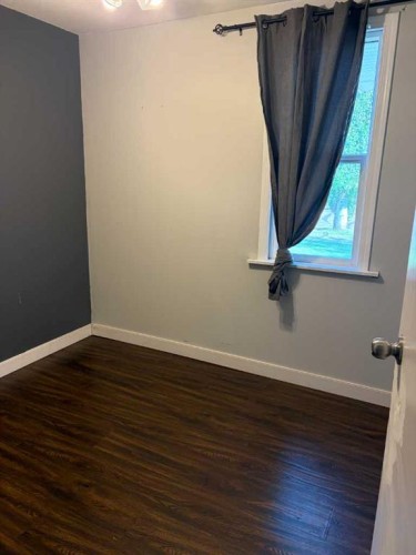 5206 49 Street, Castor, AB - Indoor