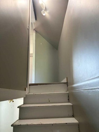 5206 49 Street, Castor, AB - Indoor