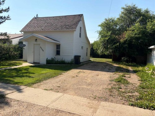 5206 49 Street, Castor, AB - Outdoor