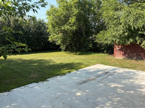 5206 49 Street, Castor, AB - Outdoor