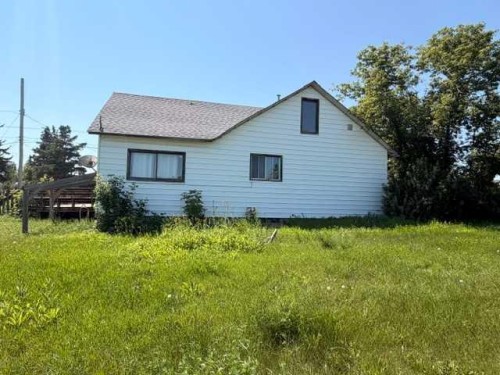 4903 48 Street, Hardisty, AB - Outdoor