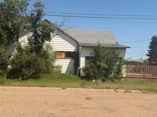 4903 48 Street, Hardisty, AB - Outdoor