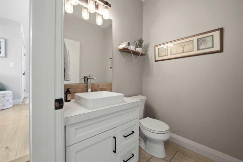 110 Longmire Close, Red Deer, AB - Indoor Photo Showing Bathroom