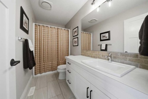 110 Longmire Close, Red Deer, AB - Indoor Photo Showing Bathroom