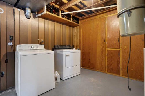 36 Grandview Crescent, Camrose, AB - Indoor Photo Showing Laundry Room