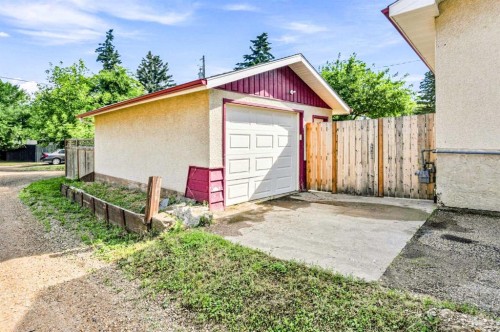 36 Grandview Crescent, Camrose, AB - Outdoor With Exterior