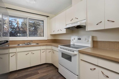 36 Grandview Crescent, Camrose, AB - Indoor Photo Showing Kitchen With Double Sink
