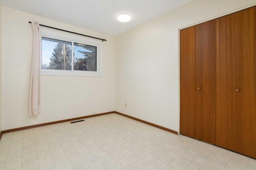 36 Grandview Crescent, Camrose, AB - Indoor Photo Showing Other Room