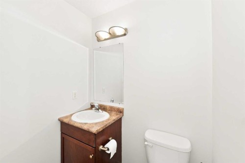 4-6802 50 Avenue, Camrose, AB - Indoor Photo Showing Bathroom