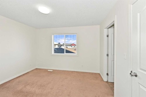 4-6802 50 Avenue, Camrose, AB - Indoor Photo Showing Other Room