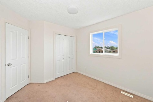 4-6802 50 Avenue, Camrose, AB - Indoor Photo Showing Other Room