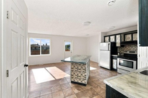 4-6802 50 Avenue, Camrose, AB - Indoor