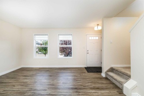 19 Reid Court, Sylvan Lake, AB - Indoor Photo Showing Other Room