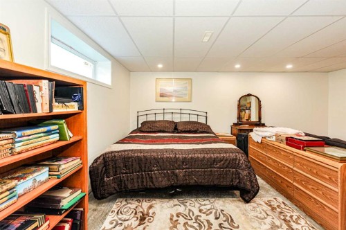 4009 69A Street Close, Camrose, AB - Indoor Photo Showing Bedroom