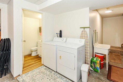 4009 69A Street Close, Camrose, AB - Indoor Photo Showing Laundry Room