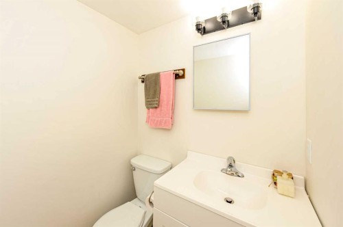 4009 69A Street Close, Camrose, AB - Indoor Photo Showing Bathroom