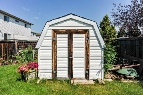 4009 69A Street Close, Camrose, AB - Outdoor