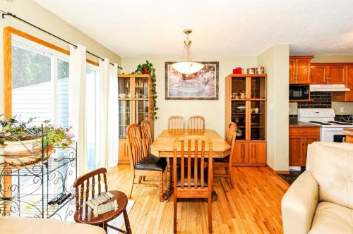 4009 69A Street Close, Camrose, AB - Indoor Photo Showing Dining Room