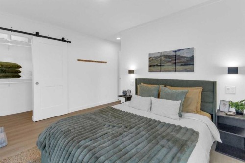 523-608 7 Avenue, Canmore, AB - Indoor Photo Showing Bedroom