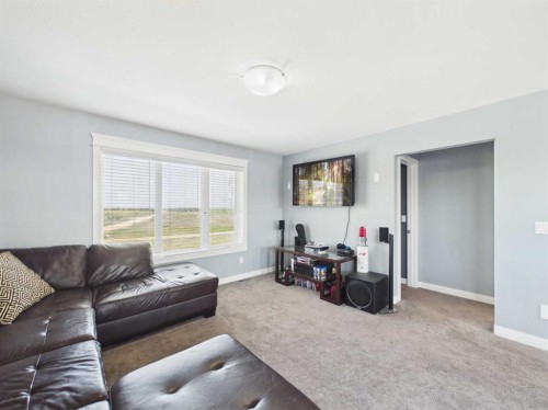 45 Alderwood Close, Blackfalds, AB - Indoor Photo Showing Living Room