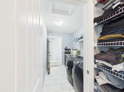 45 Alderwood Close, Blackfalds, AB - Indoor Photo Showing Laundry Room