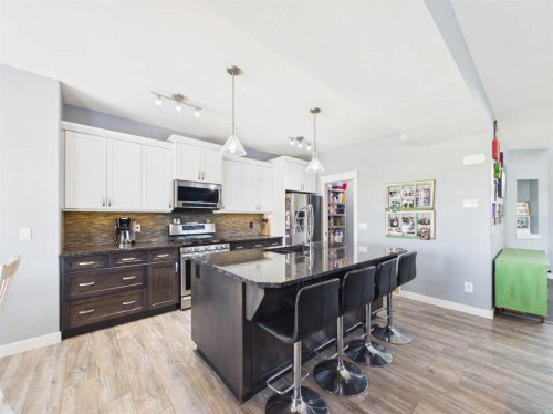 45 Alderwood Close, Blackfalds, AB - Indoor Photo Showing Kitchen With Stainless Steel Kitchen With Upgraded Kitchen