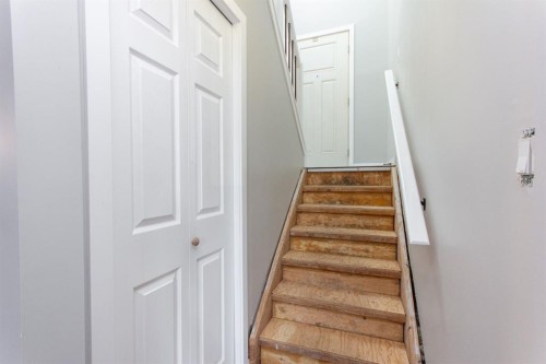 98 Greenham Drive, Red Deer, AB - Indoor Photo Showing Other Room