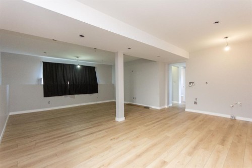 98 Greenham Drive, Red Deer, AB - Indoor Photo Showing Other Room