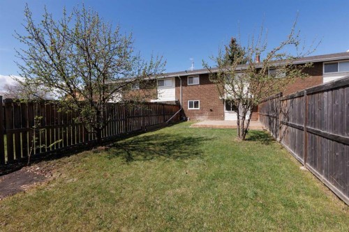 1602-3907 39 Street, Red Deer, AB - Outdoor