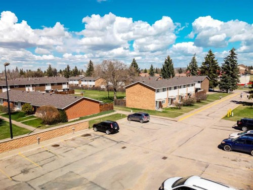 1602-3907 39 Street, Red Deer, AB - Outdoor