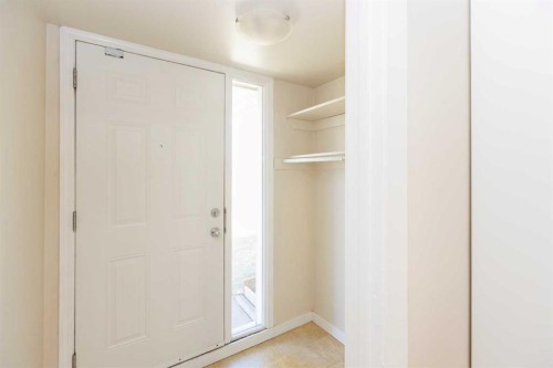1602-3907 39 Street, Red Deer, AB - Indoor Photo Showing Other Room