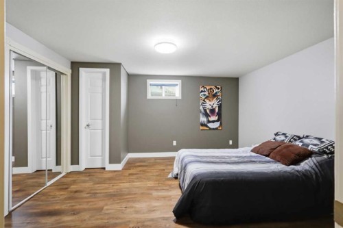 40102 Highway 815, Rural Lacombe County, AB - Indoor Photo Showing Bedroom