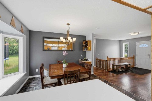 40102 Highway 815, Rural Lacombe County, AB - Indoor Photo Showing Dining Room