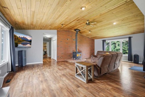 40102 Highway 815, Rural Lacombe County, AB - Indoor