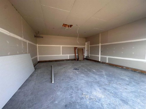26 Norseman Close, Penhold, AB - Indoor Photo Showing Garage