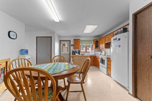 5205 48 Avenue, Sedgewick, AB - Indoor Photo Showing Dining Room