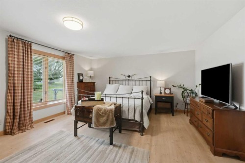 37 Wildrose Street, Rural Lacombe County, AB - Indoor Photo Showing Bedroom