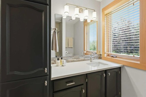 37 Wildrose Street, Rural Lacombe County, AB - Indoor Photo Showing Bathroom