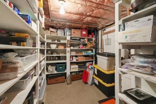 37 Wildrose Street, Rural Lacombe County, AB - Indoor