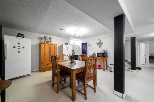 4910 57 Street, Killam, AB - Indoor Photo Showing Dining Room