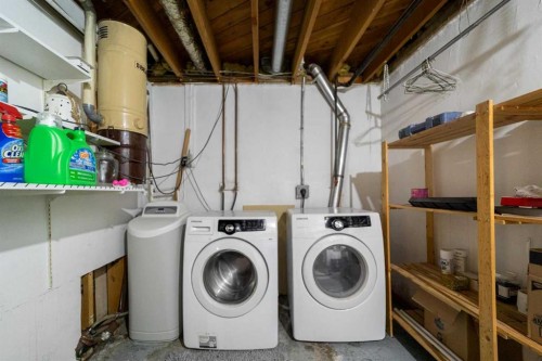 4910 57 Street, Killam, AB - Indoor Photo Showing Laundry Room