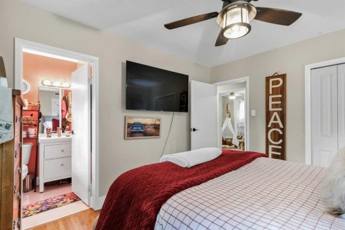 9111 Fairmount Drive Se, Calgary, AB - Indoor Photo Showing Bedroom