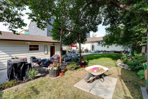 9111 Fairmount Drive Se, Calgary, AB - Outdoor