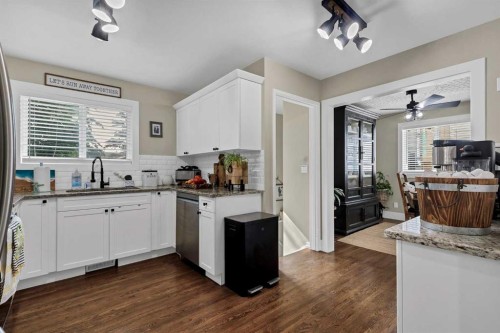 9111 Fairmount Drive Se, Calgary, AB - Indoor Photo Showing Kitchen