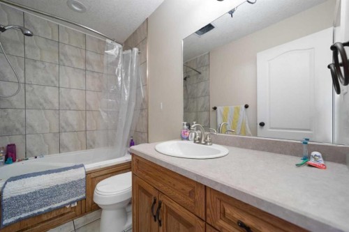 5020A 49 Street, Killam, AB - Indoor Photo Showing Bathroom
