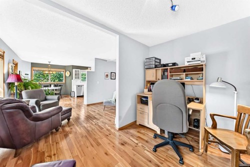 94 Hathaway Lane, Lacombe, AB - Indoor